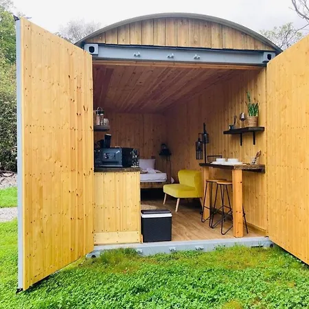 Trethowels Hidden Huts Campsite *